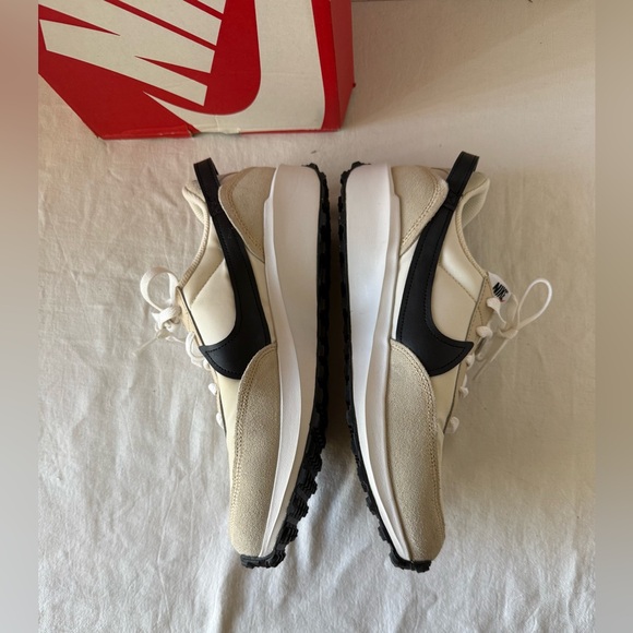 Nike Waffle Debut Women’s Size 11 Sneakers Mens 9.5 Sanddrift Black DH9523-102 - Picture 4 of 12